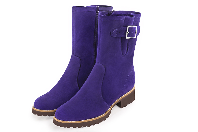 Violet purple women's ankle boots with buckles on the sides. Round toe. Flat rubber soles. Front view - Florence KOOIJMAN